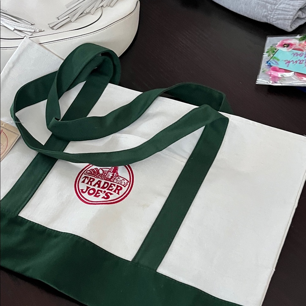 Large nwt Green and White Tote Bag